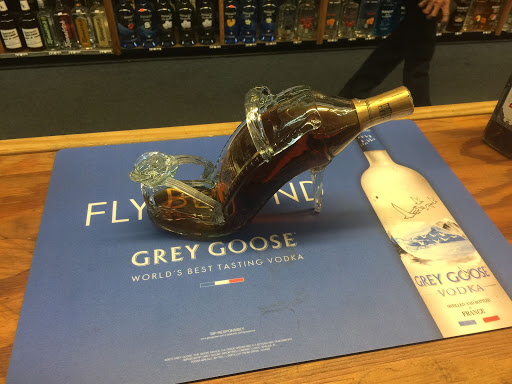 Liquor Store «Myrtle Beach Liquor», reviews and photos, 2010 N Kings Hwy suite A, Myrtle Beach, SC 29577, USA