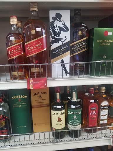 Liquor Store «Country Club Liquors», reviews and photos, 74495 CA-111, Palm Desert, CA 92260, USA