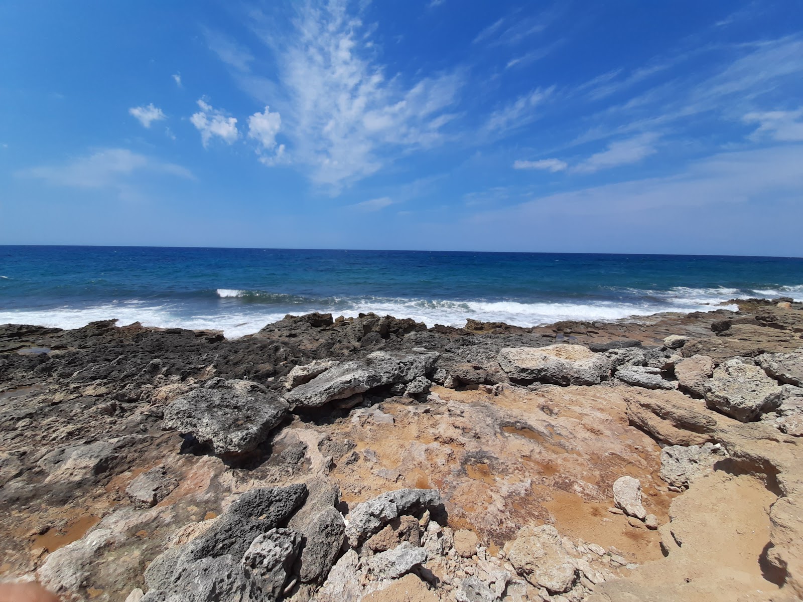 Fotografija Spiaggia di Posto Li Sorci nahaja se v naravnem okolju