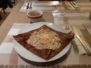 Photo n°36 de Crêperie - Le Petit Chaperon Rouge à Concarneau ()