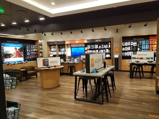 Book Store «Amazon Books», reviews and photos, 9585 SW Washington Square Rd, Portland, OR 97223, USA