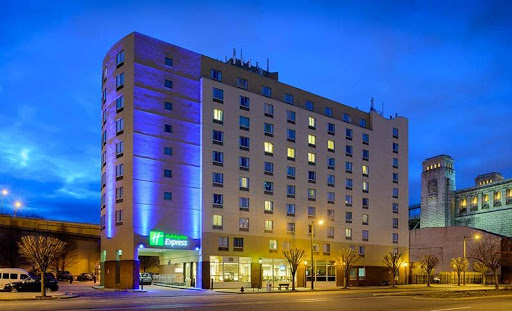 Holiday Inn Express Philadelphia - Penns Landing, an IHG Hotel image 1