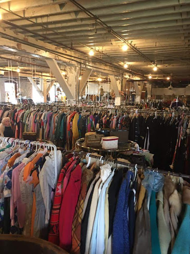 Wholesaler «Pixel 19 Vintage Clothing LLC», reviews and photos, 211 Klotter Ave, Cincinnati, OH 45219, USA