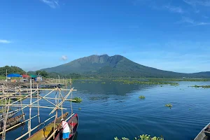 Lake Buhi image