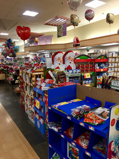 Supermarket «Super Stop & Shop», reviews and photos, 2754 Hylan Blvd, Staten Island, NY 10306, USA