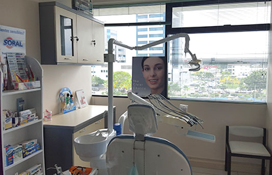 Clinica EuroDental - Dentista