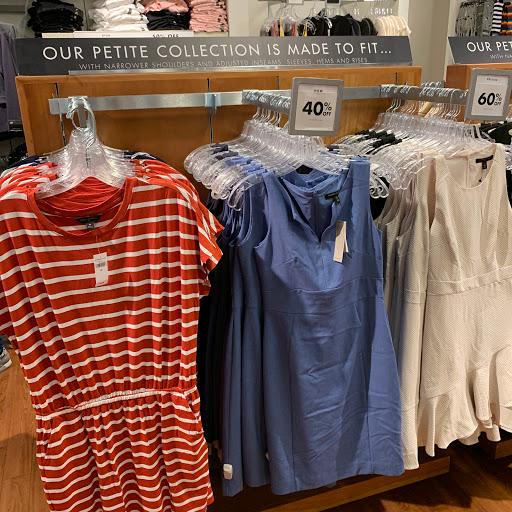 Clothing Store «Banana Republic», reviews and photos, 820 W Stacy Rd, Allen, TX 75013, USA