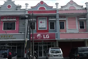 LG Customer Service image