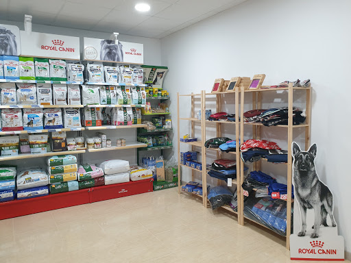 Knins Perruqueria Canina Botiga D'Accessorsis Alimentacio - Manresa