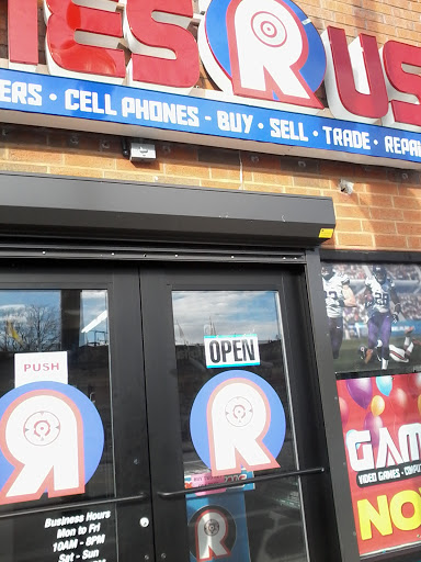 Video Game Store «GAMES R US», reviews and photos, 208 E 35th St, Chicago, IL 60616, USA