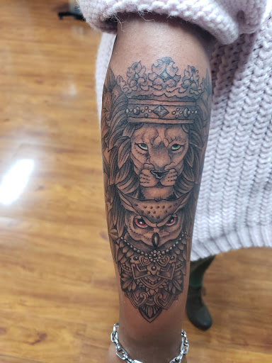 Tattoo Shop «Mission Street Tattoo & Piercing», reviews and photos, 1515 Mission St, Santa Cruz, CA 95060, USA