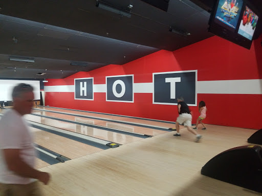 Bowling Alley «AMF Town & Country Lanes», reviews and photos, 405 Boston Turnpike, Shrewsbury, MA 01545, USA