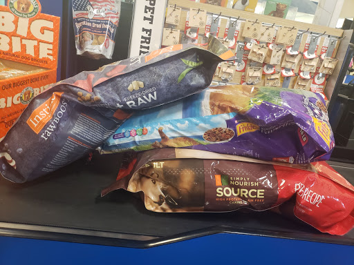 Pet Supply Store «PetSmart», reviews and photos, 860 NE Mall Blvd, Hurst, TX 76053, USA