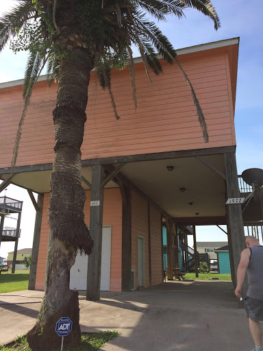 Real Estate Agency «RE/MAX On the Water - Bolivar», reviews and photos, 2080 State Hwy 87, Crystal Beach, TX 77650, USA