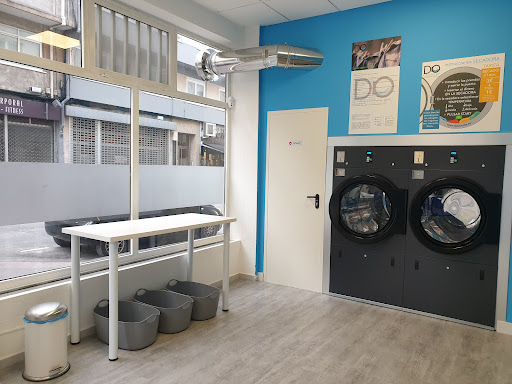 Do Laundry Sagrada Familia