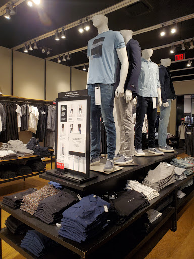 Clothing Store «Express», reviews and photos, 303 Memorial City Mall, Houston, TX 77024, USA