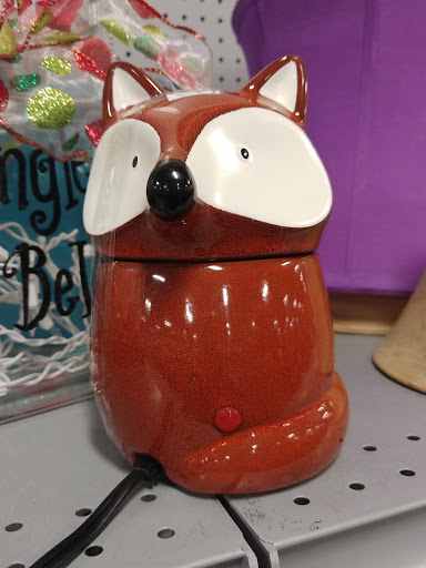 Thrift Store «Super Thrift Store», reviews and photos, 815 N Oxnard Blvd, Oxnard, CA 93030, USA