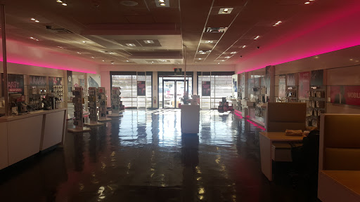 Cell Phone Store «T-Mobile», reviews and photos, 62 Sunrise Hwy, Lindenhurst, NY 11757, USA