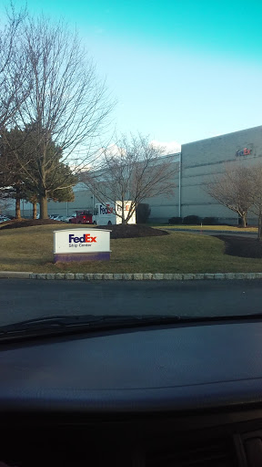 Shipping and Mailing Service «FedEx Ship Center», reviews and photos, 126 N Commerce Way, Bethlehem, PA 18017, USA