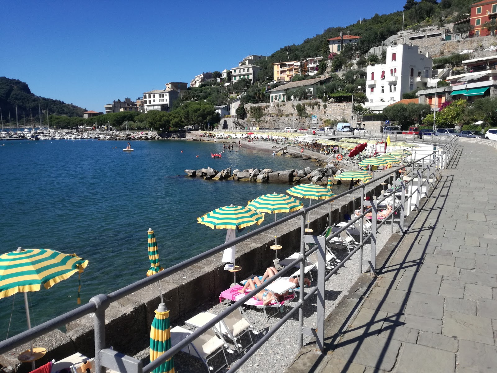 Photo de Spiaggia di Arenella partiellement zone de villégiature