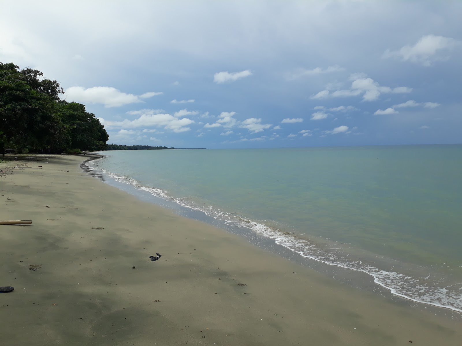 Fotografie cu Parapat Makuau Tungku Beach și așezarea