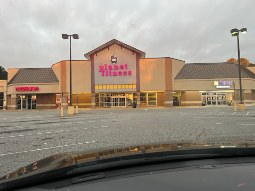 Gym «Planet Fitness - Lawrenceville-Suwanee, GA», reviews and photos, 1404 Lawrenceville-Suwanee Rd, Lawrenceville, GA 30043, USA