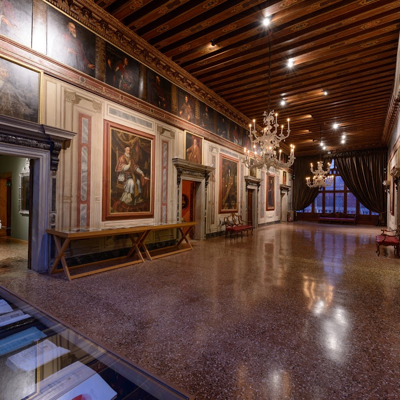 Museo di Palazzo Mocenigo - Centro Studi di Storia del Tessuto, del Costume e del Profumo