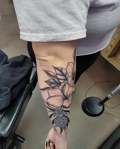 Tattoo Shop «Bayou City Body Shop Tattoo Studio», reviews and photos, 4025 Hwy 6 N #105b, Houston, TX 77084, USA