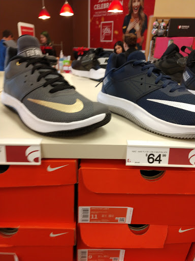 Shoe Store «Famous Footwear», reviews and photos, 2265 Walker Lake Rd, Mansfield, OH 44903, USA