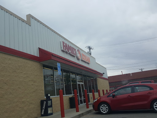 FAMILY DOLLAR, 303 E Main St, Wilmington, OH 45177, USA, 