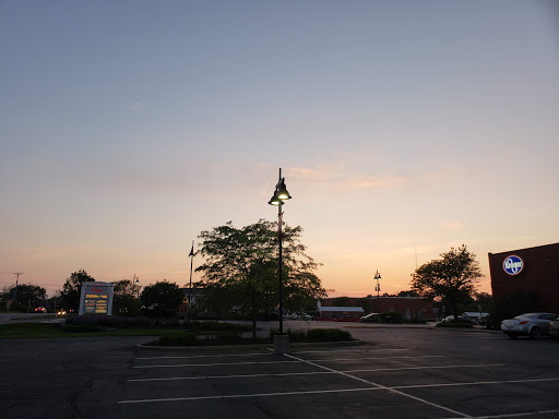 Shopping Mall «Boone Village shopping center», reviews and photos, W Oak St & Ford Rd, Zionsville, IN 46077, USA