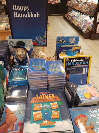 Book Store «Barnes & Noble», reviews and photos, 5755 N Bayshore Dr, Glendale, WI 53217, USA
