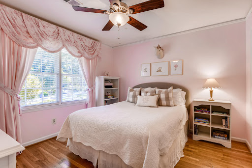 Real Estate Agency «Sally English, Associate Broker, Realty Associates of Atlanta LLC», reviews and photos, 3350 Northlake Pkwy NE, Atlanta, GA 30345, USA