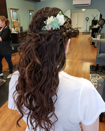 Beauty Salon «Cut To the Chase Salon», reviews and photos, 37 Central Square, Chelmsford, MA 01824, USA