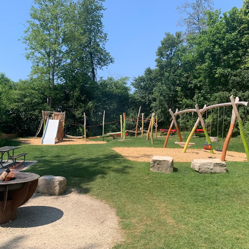 Spielplatz bei der Kirche Pieterlen