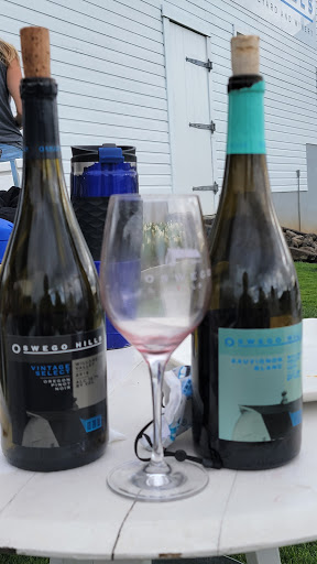 Restaurant «Oswego Hills Vineyard», reviews and photos, 450 Rosemont Rd, West Linn, OR 97068, USA