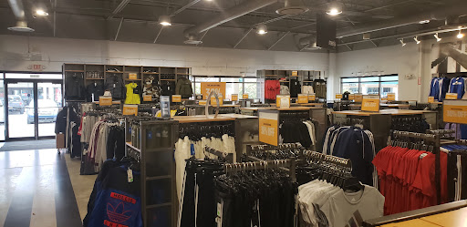 Clothing Store «Under Armour Factory House», reviews and photos, 3026 Outlet Dr, Edinburgh, IN 46124, USA