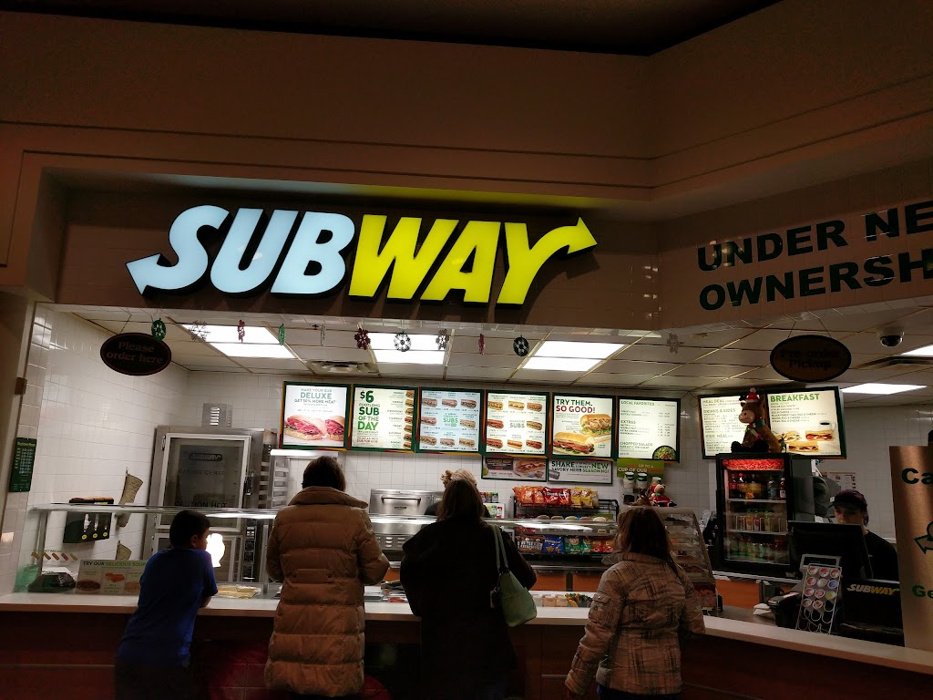 Subway Restaurants 55109