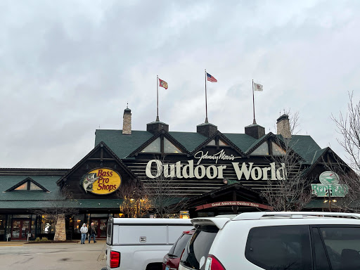 Sporting Goods Store «Bass Pro Shops», reviews and photos, 6112 W Grand Ave, Gurnee, IL 60031, USA