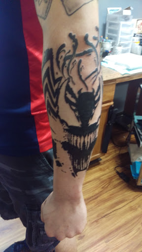 Tattoo and Piercing Shop «Bleed Blue Tattoo & Piercing», reviews and photos, 527 S Upper St, Lexington, KY 40508, USA