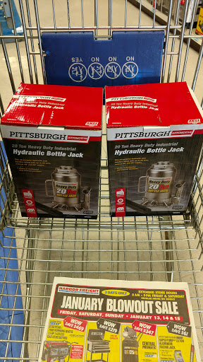 Hardware Store «Harbor Freight Tools», reviews and photos, 4600 Stadium Dr, Kalamazoo, MI 49008, USA