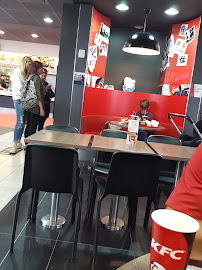 Atmosphère du Restaurant KFC Rouen Barentin à Pissy-Pôville - n°15