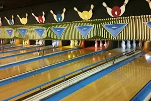 Riverside Lanes image