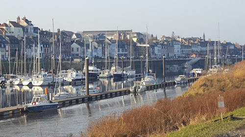 Lodge Gîte La Pergola : Location maison de vacances 5 personnes indépendante et toute équipée avec pergola, jardin, salon de jardin, terrasse et garage proche de la mer, de la baie de somme, et de la ville de Saint-Valéry-sur-Somme à Lanchéres dans la Somme, Hauts-de-France Lanchéres