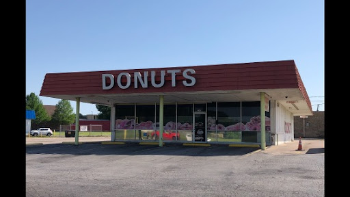 Donut Plaza, 1745 N Country Club Rd, Garland, TX 75040, USA, 