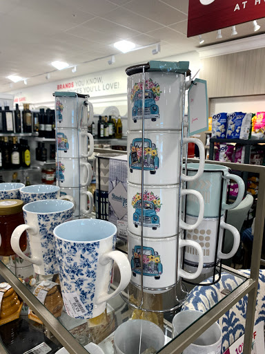 Home Goods Store «HomeGoods», reviews and photos, 7937 113th St, Seminole, FL 33772, USA