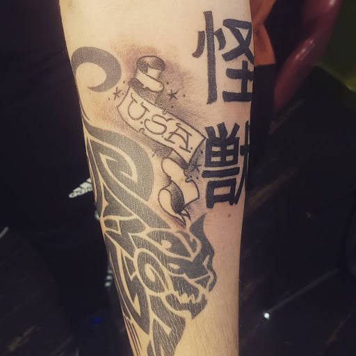 Tattoo Shop «Idle Hands Tattoo & Piercing», reviews and photos, 929 W Douglas Ave, Wichita, KS 67213, USA