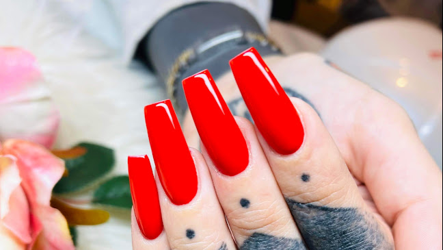 Bella Nails & Lashes