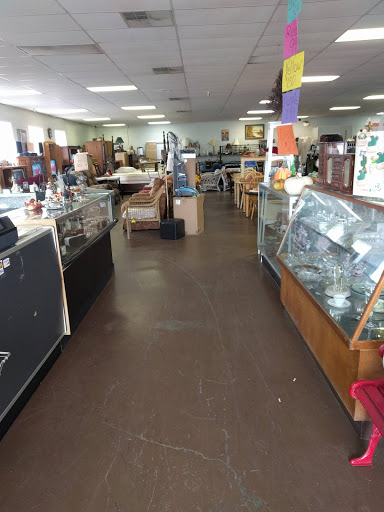 Thrift Store «Bread of Life Thrift Store», reviews and photos, 356 West Ave, Crossville, TN 38555, USA