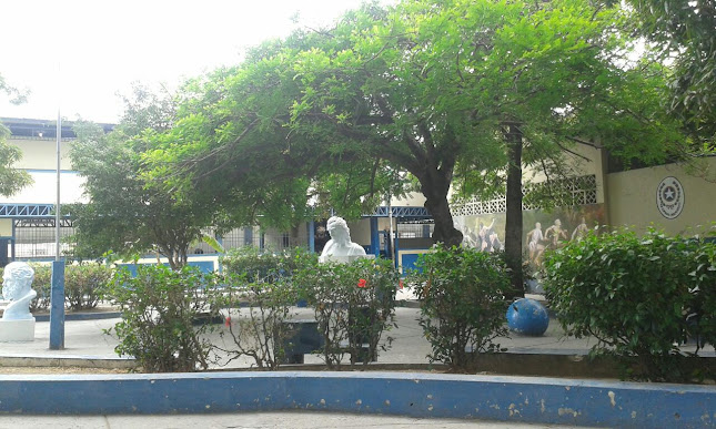 Opiniones de Juan José Plaza en Guayaquil - Escuela